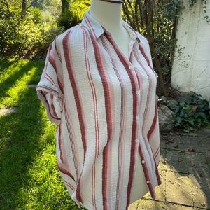 Madewell cotton button front shirt. Short sleeves. Boxy fit.